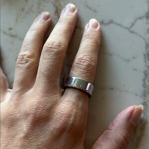 Oura type Health Ring (to take pulse, track steps, etc), approx woman’s size 7-8